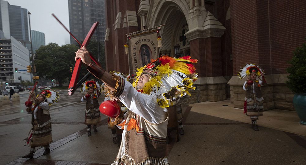 Danza Matlachines Catedral es un símbolo de la devoción hispana por Nuestra Señora de Guadalupe en la Diócesis de Dallas.