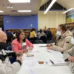 Un grupo de feligreses de habla hispana, participan de la sesión catequética del sínodo 2024 en español, realizada el 15 de febrero, en la Iglesia de Farmers Branch.