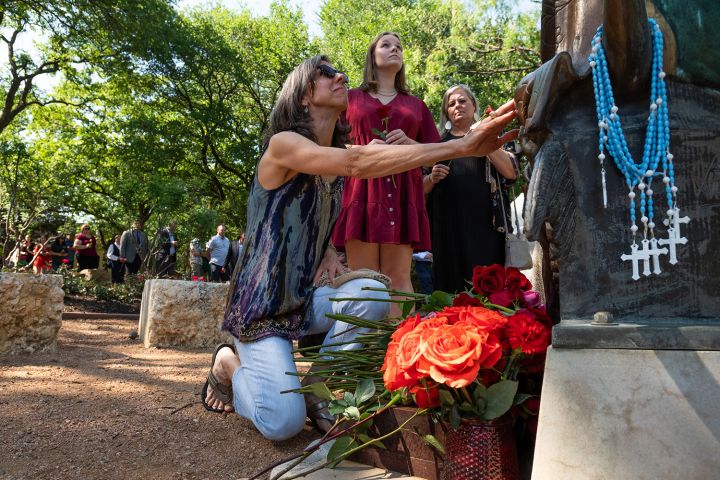 Hundreds celebrate consecration of UD to Our Lady of Guadalupe – Texas ...