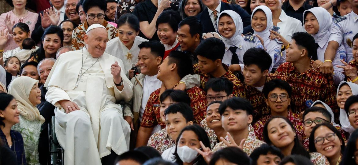 POPE FRANCIS INDONESIA SCHOLAS OCCURRENTES