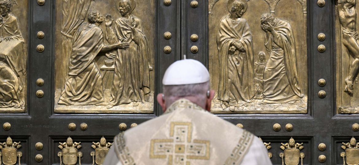 POPE FRANCIS HOLY DOOR ST. PETER'S BASILICA