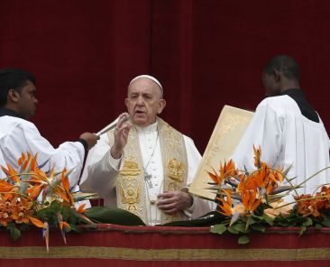 Pope Francis delivers his Easter blessing "urbi et orbi" (to the city and the world) from the central balcony of St. Peter's Basilica at the Vatican April 21, 2019. (CNS photo/Paul Haring) See POPE-EASTER-SUNDAY April 21, 2019.