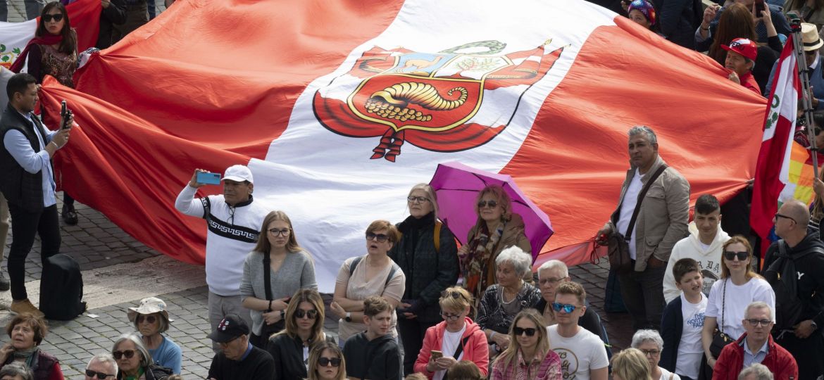 POPE SUNDAY ANGELUS VATICAN CROWD