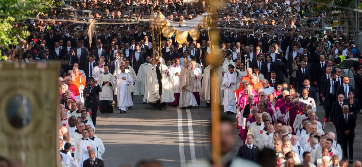 POPE LEO XIV CORPUS CHRISTI CELEBRATION 2025