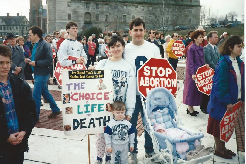 KJ-1995.01.22 RI State House