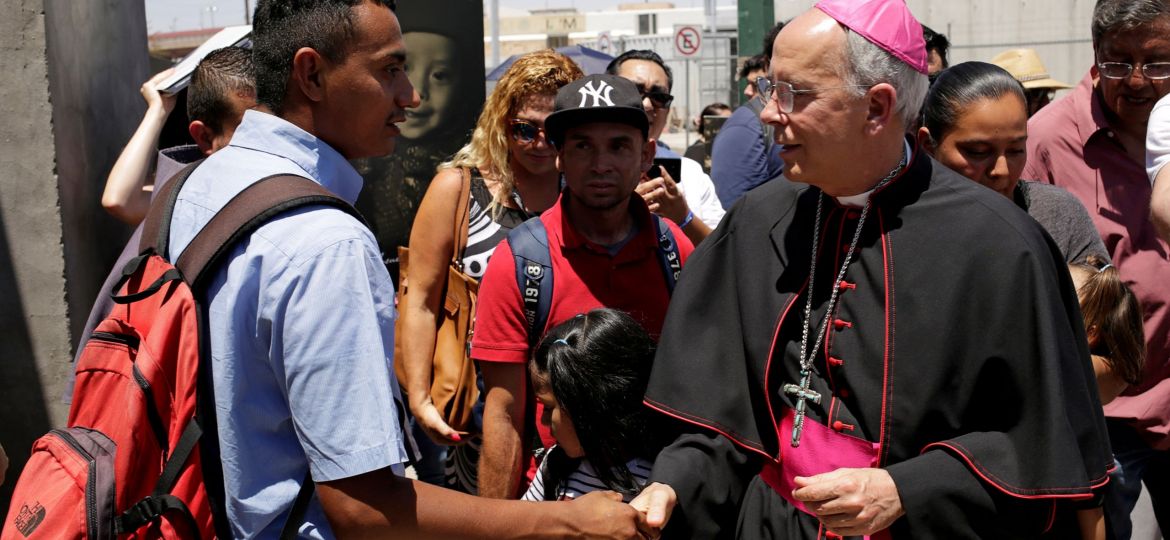 BISHOP SEITZ TEXAS BRIDGE ASYLUM-SEEKERS