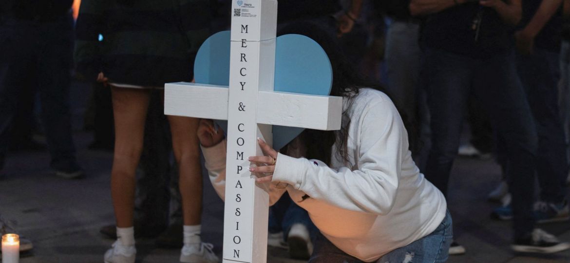 PRAYER VIGIL CATHOLIC SCHOOL SHOOTING MINNESOTA