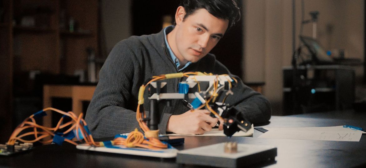 ENGINEERING STUDENT ROBOTIC ARM LAB BENEDICTINE COLLEGE