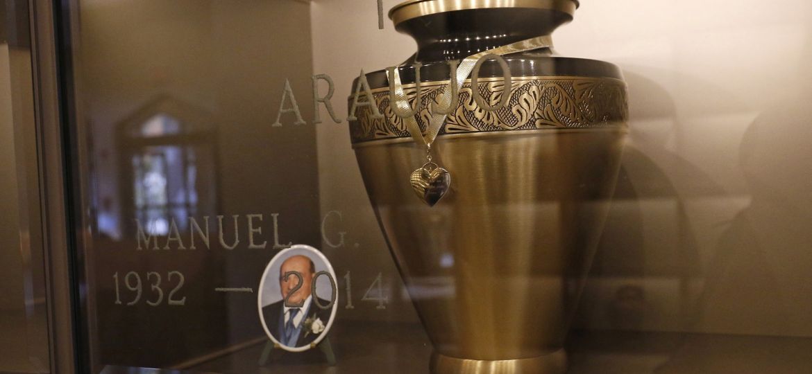 NEW YORK MAUSOLEUM URN