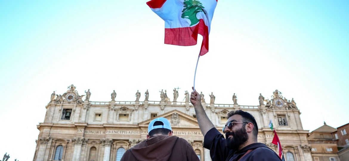 JUBILEE WELCOME MASS VATICAN LEBANON FLAG
