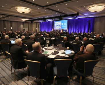 Obispos estadounidenses asisten a una sesión de la asamblea general de otoño de la Conferencia de Obispos Católicos de Estados Unidos, celebrada el 11 de noviembre de 2025 en Baltimore. (Foto de OSV News/Bob Roller)