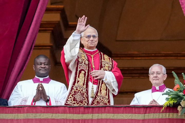 El Papa en Navidad: “Abramos el corazón  a los necesitados y a los que sufren”