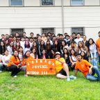 Integrantes de la Jornada Juvenil 208 posan en el Centro de Cursillos de Dallas, el 30 de marzo de 2025. Foto Cortesía.
