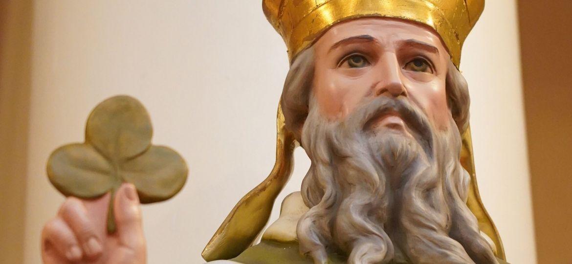 ST. PATRICK STATUE NEW YORK CHURCH