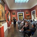 El padre Gregory Schweers de la Escuela Preparatoria Cisterciense en Irving, brindó junto a la educadora Diana Torres, charlas de capacitación a docentes del Museo Meadows de SMU, en el marco de la visita titulada Bodies Celestial, Bodies Terrestrial. (Cortesía Museo Meadows)