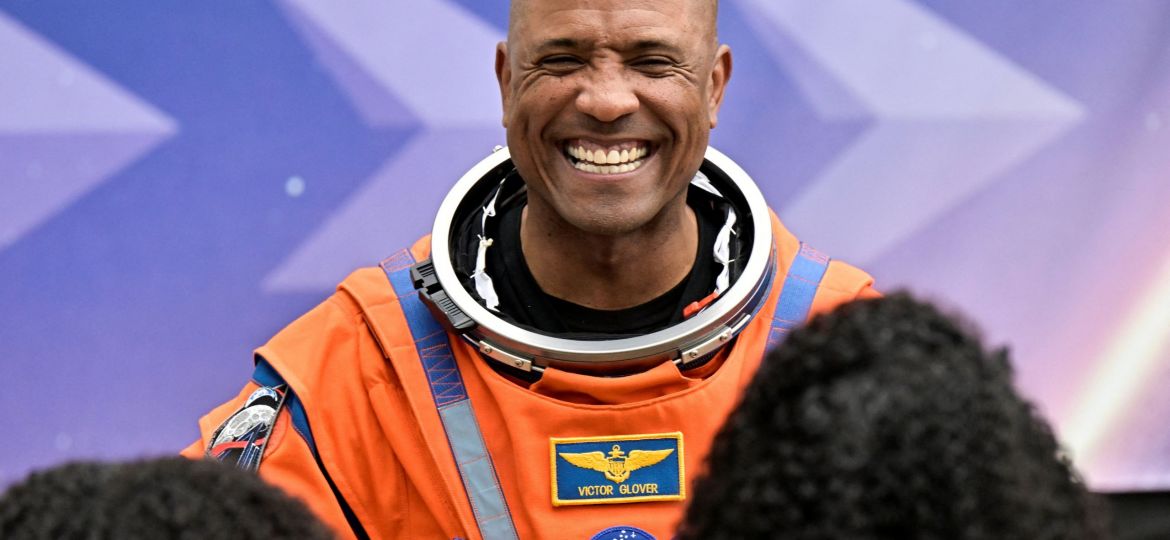 ARTEMIS II NASA ASTRONAUT VICTOR GLOVER