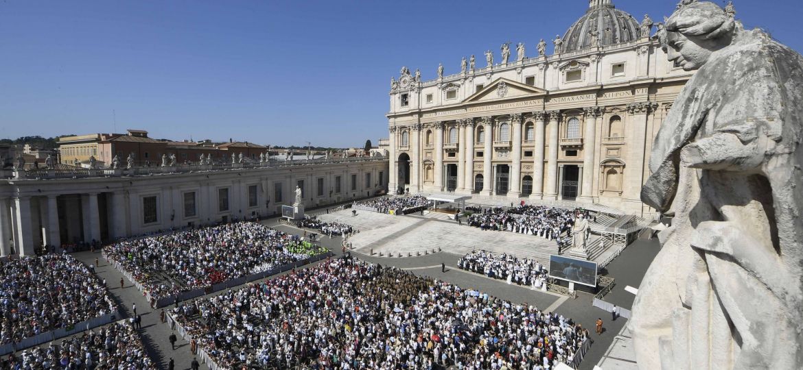 POPE LEO XIV GREETS VISITORS IN WEEKLY GENERAL AUDIENCE JUNE 17, 2026