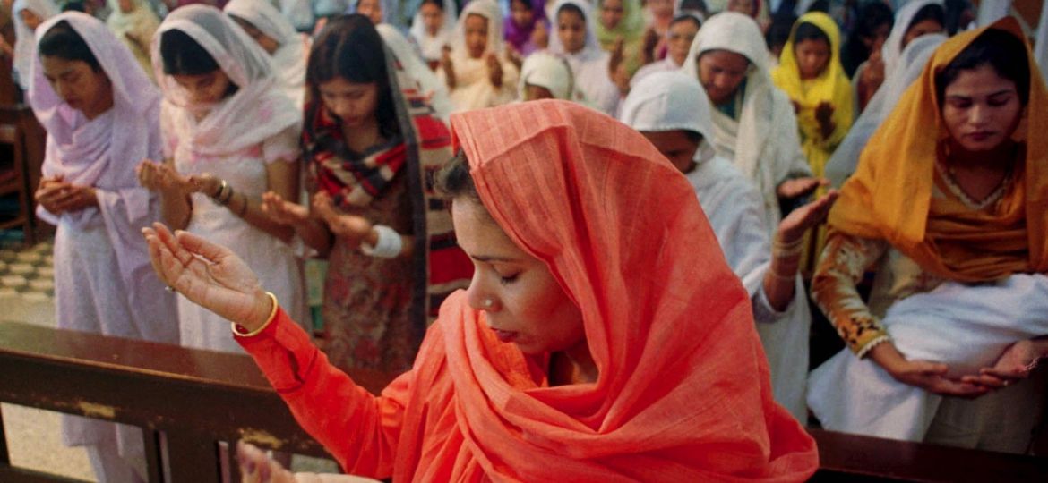 FILE CONGREGATION PRAYS CATHOLIC CHURCH LAHORE