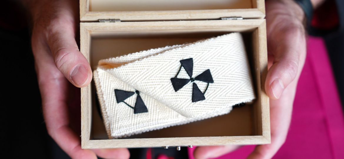 PALLIUM SYMBOL OF PASTORAL AUTHORITY COMMUNION WITH ROME