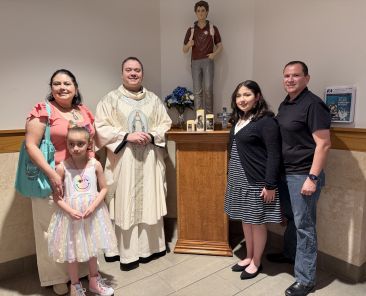 RC_CarloAcutisStatue2_C