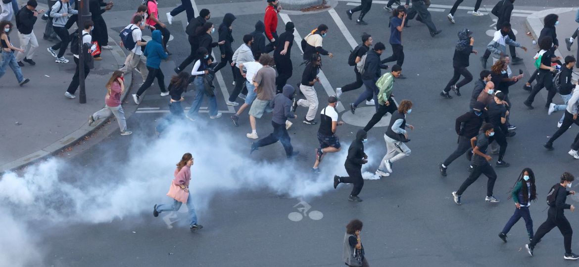 PARIS RIOTS NATIONWIDE SCHOOL FUNDING