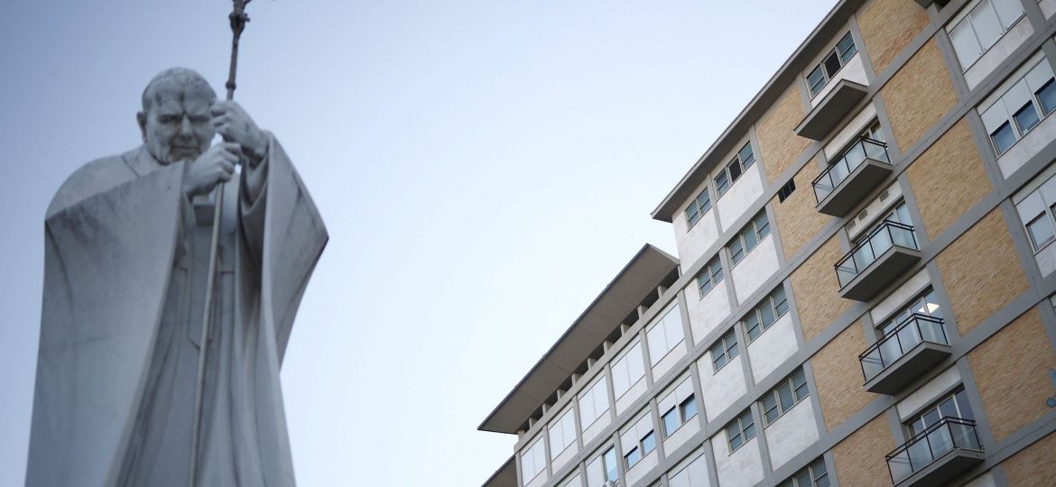 GEMELLI HOSPITAL ROME POPE LEO