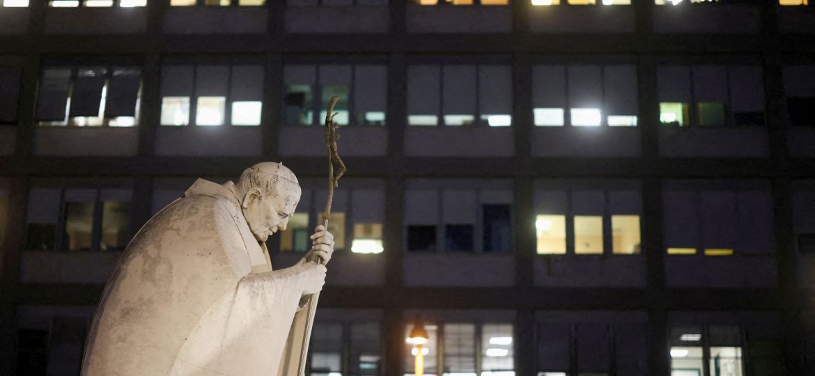 POPE LEO LUNG SURGERY GEMELLI HOSPITAL ROME
