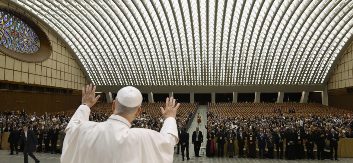 POPE ADDRESSES STUDENT MINISTRY CONFERENCE